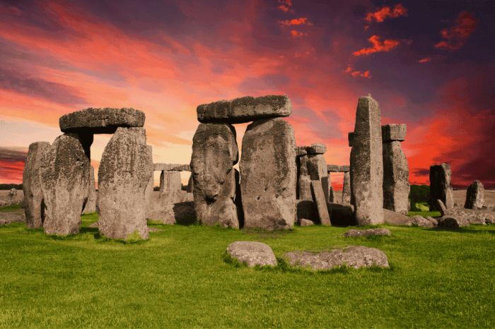 London to Stonehenge: Tickets & Transport