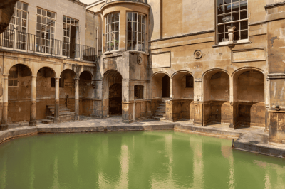 Stonehenge & Roman Baths Guided Tour