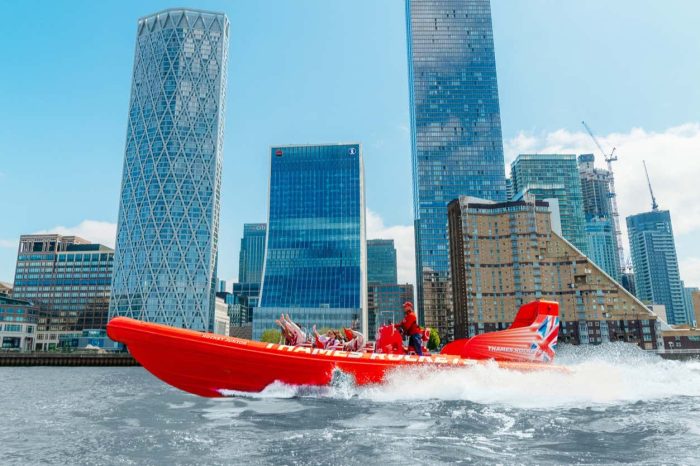 Thames Rockets Speedboat Experience