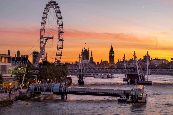 Thames Sunset Sightseeing Cruise