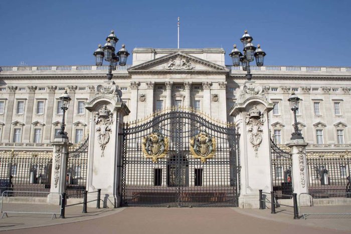 Buckingham Palace & Grounds Tour