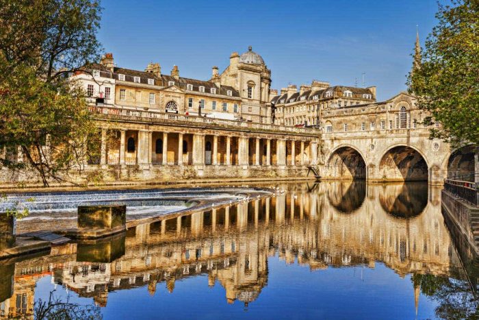 Stonehenge & Roman Baths Guided Tour